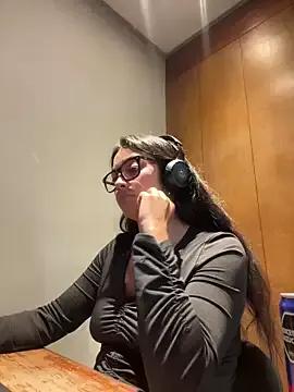 SweetieChannel from StripChat is Freechat