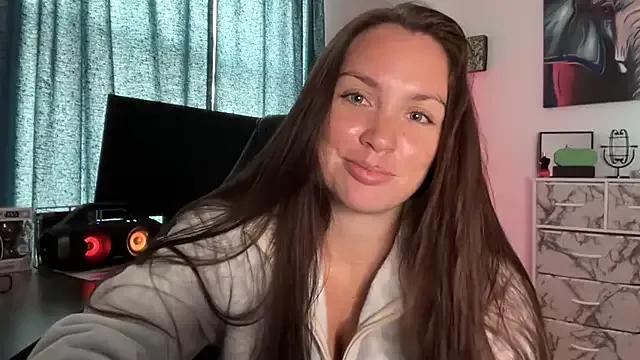 sweetsariaah from StripChat is Freechat
