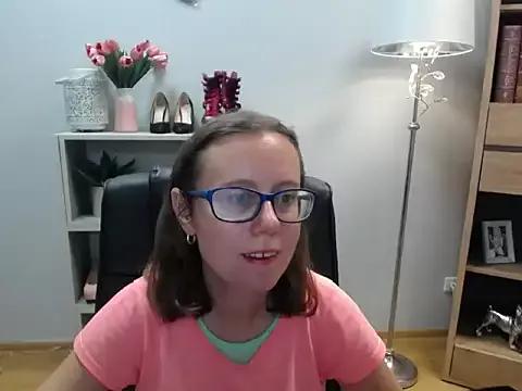 sweetxLizzy from StripChat is Freechat