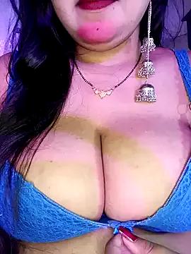 Sweety2003 from StripChat is Freechat