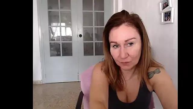 TamaraSweetxo from StripChat is Freechat