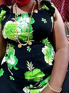 tamiltady from StripChat is Freechat