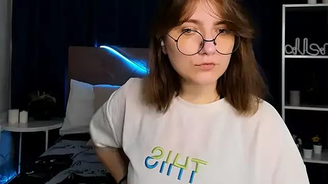 Tara_Grainn from StripChat is Freechat