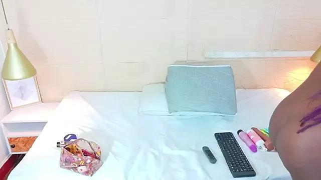 Tara_williams18 from StripChat is Freechat