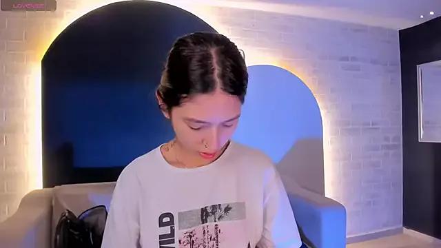 TaraLawrence from StripChat is Freechat