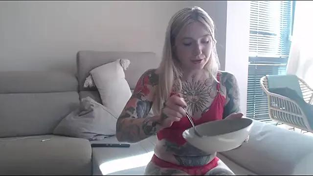tattoobbgirl from StripChat is Freechat