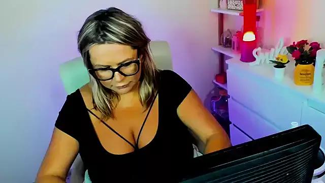 Entertain your itch for girls livestreamers with our collection of stunning models, skilled in the art of temptation and delight.