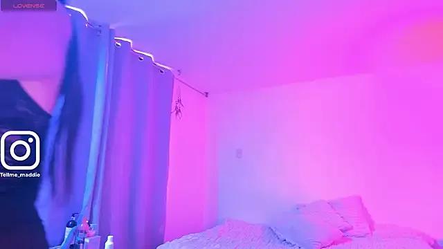 Entertain your itch for girls livestreamers with our collection of stunning models, skilled in the art of temptation and delight.