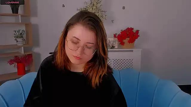 Tender___Aria from StripChat is Freechat