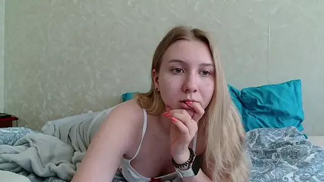 Tender_Lisa from StripChat is Freechat