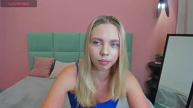 Entertain your itch for girls livestreamers with our collection of stunning models, skilled in the art of temptation and delight.