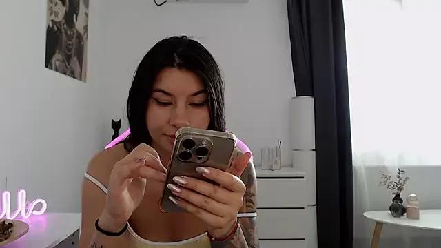 Thatgirl___ from StripChat is Freechat