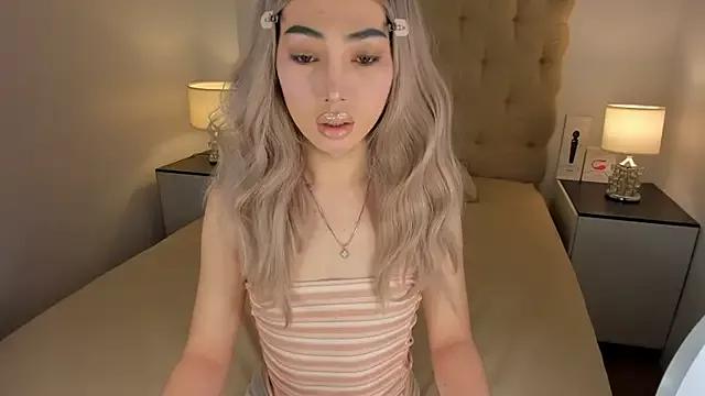 The_Queenstar_was_born from StripChat is Freechat