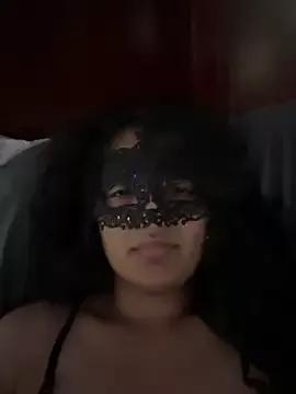 Photos of themaskedgirl20 from StripChat is Freechat