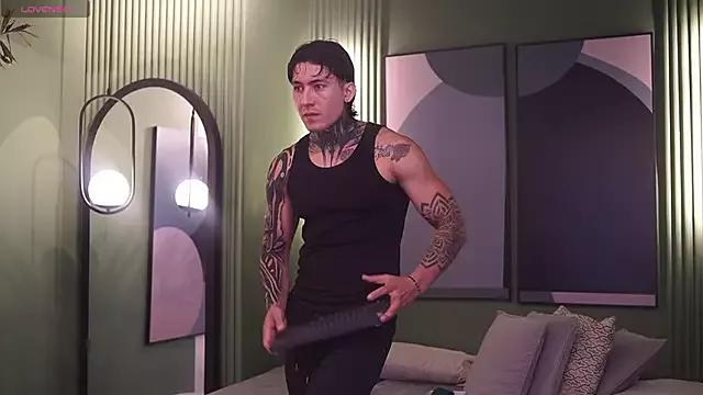 ThomassCollinss from StripChat is Freechat