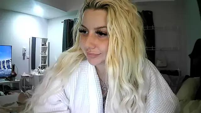 Photos of TiaDoll from StripChat is Freechat