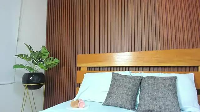 Entertain your itch for girls livestreamers with our collection of stunning models, skilled in the art of temptation and delight.