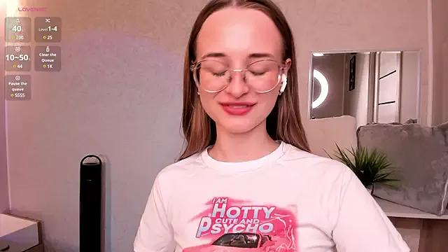 Tiffanyhunt from StripChat is Freechat