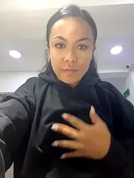 TiffanyyLam from StripChat is Freechat