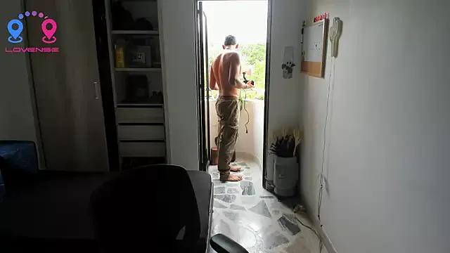 Travis_bakers from StripChat is Freechat