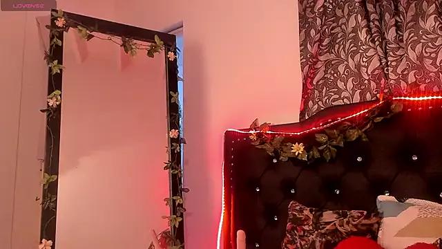 TrixieCurv from StripChat is Freechat