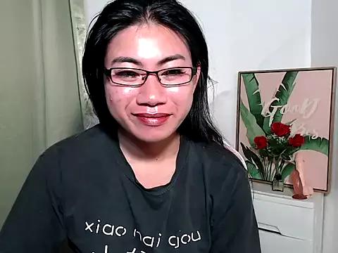 Tsirish_blairxx from StripChat is Freechat