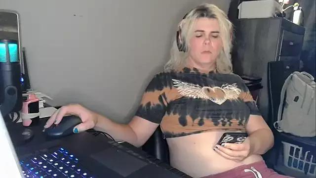 tslunalumen from StripChat is Freechat