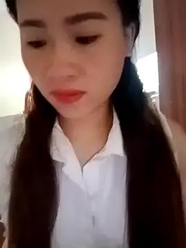 tunhi_love from StripChat is Freechat