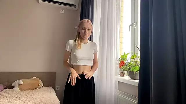 TwinedPeril from StripChat is Freechat