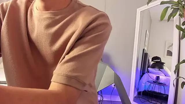 Tylerffoxx from StripChat is Freechat