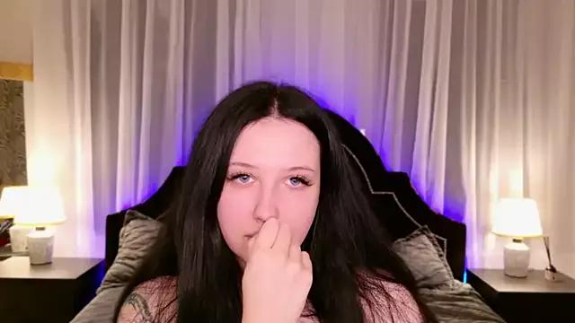 UR_MADDY from StripChat is Freechat