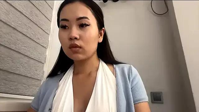 Ur_neighbor_Kira from StripChat is Freechat
