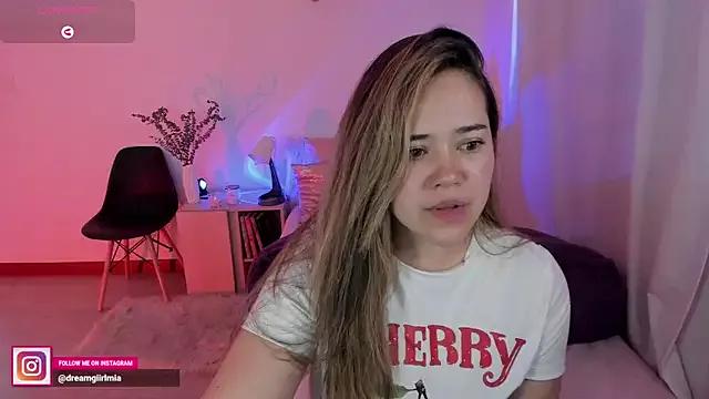 Entertain your itch for girls livestreamers with our collection of stunning models, skilled in the art of temptation and delight.