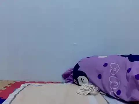 UrKitty_lover18 from StripChat is Freechat