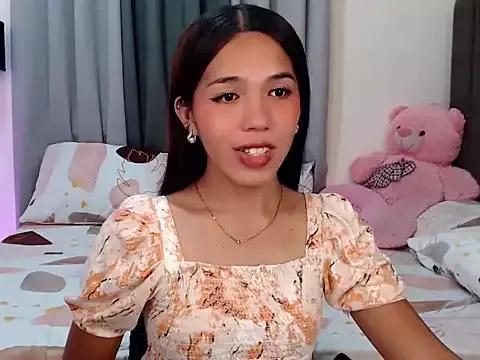 urswtasian_chesca from StripChat is Freechat