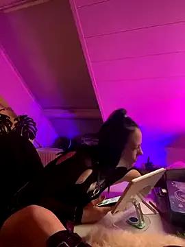 V-WINELOVER from StripChat is Freechat