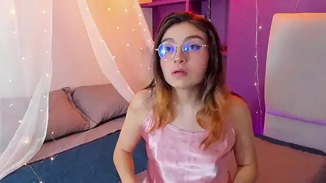 Vale_honny from StripChat is Freechat