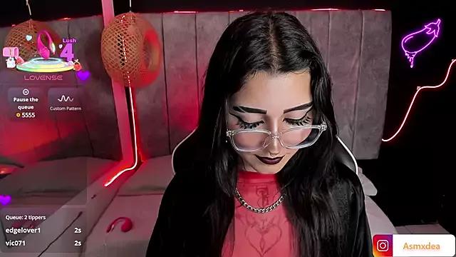 Entertain your itch for girls livestreamers with our collection of stunning models, skilled in the art of temptation and delight.