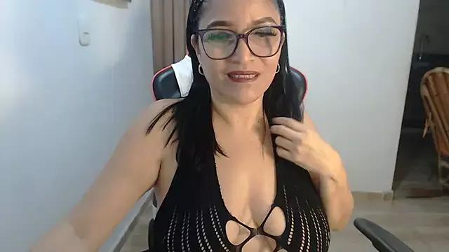 Valentina_lara01 from StripChat is Freechat