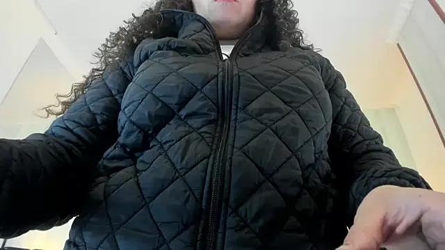 Valeria__soler from StripChat is Freechat