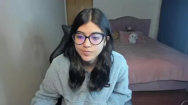valerie__skyy from StripChat is Freechat
