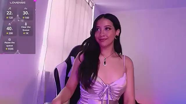 ValeriWhite from StripChat is Freechat