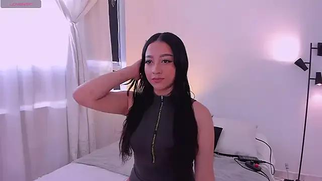 ValeriWhite from StripChat is Freechat