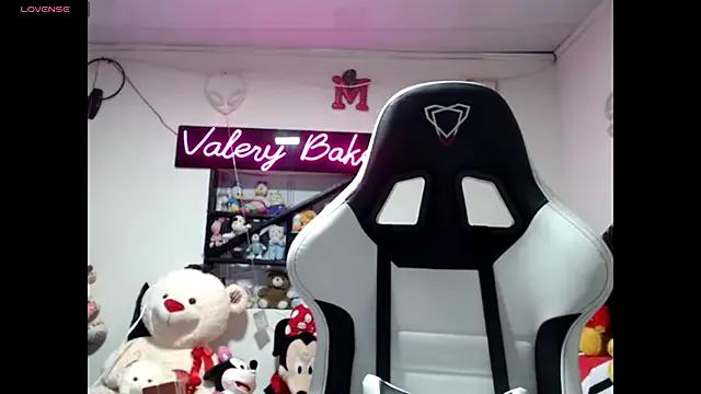 Entertain your itch for girls livestreamers with our collection of stunning models, skilled in the art of temptation and delight.