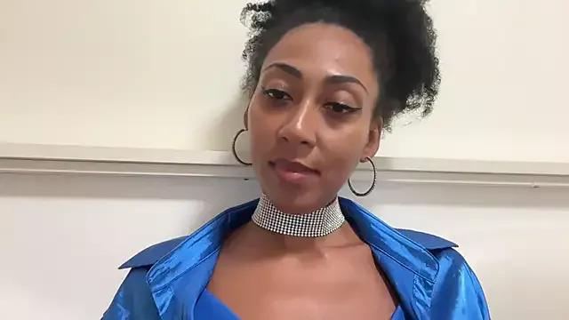 Vaylisse from StripChat is Freechat