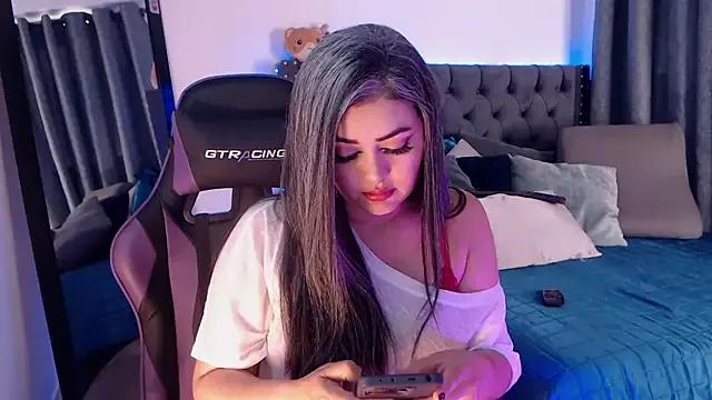 VegaLyra from StripChat is Freechat