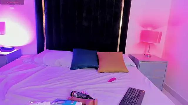 VelvetBrown_ from StripChat is Freechat