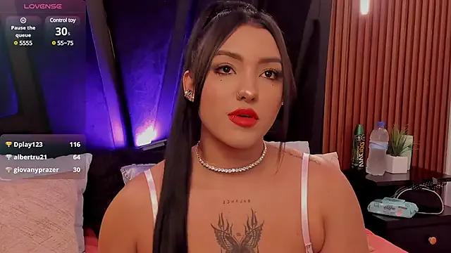 Veronicaa_Rosse_ from StripChat is Freechat