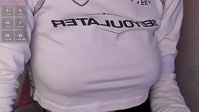 Viivi_Bloom from StripChat is Freechat