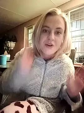 Vintasia from StripChat is Freechat